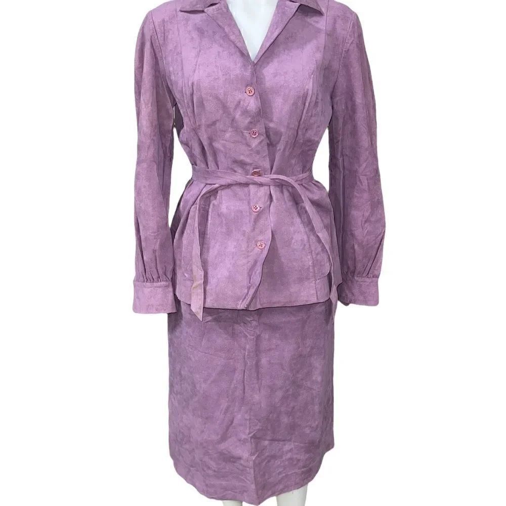Vintage 70’s skinner ultra suede skirt and button blouse purple size 12 w/belt
